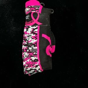 TCK Breast Cancer Awareness Crew Socks Medium Black Pink Cameo Ribbon USA Made